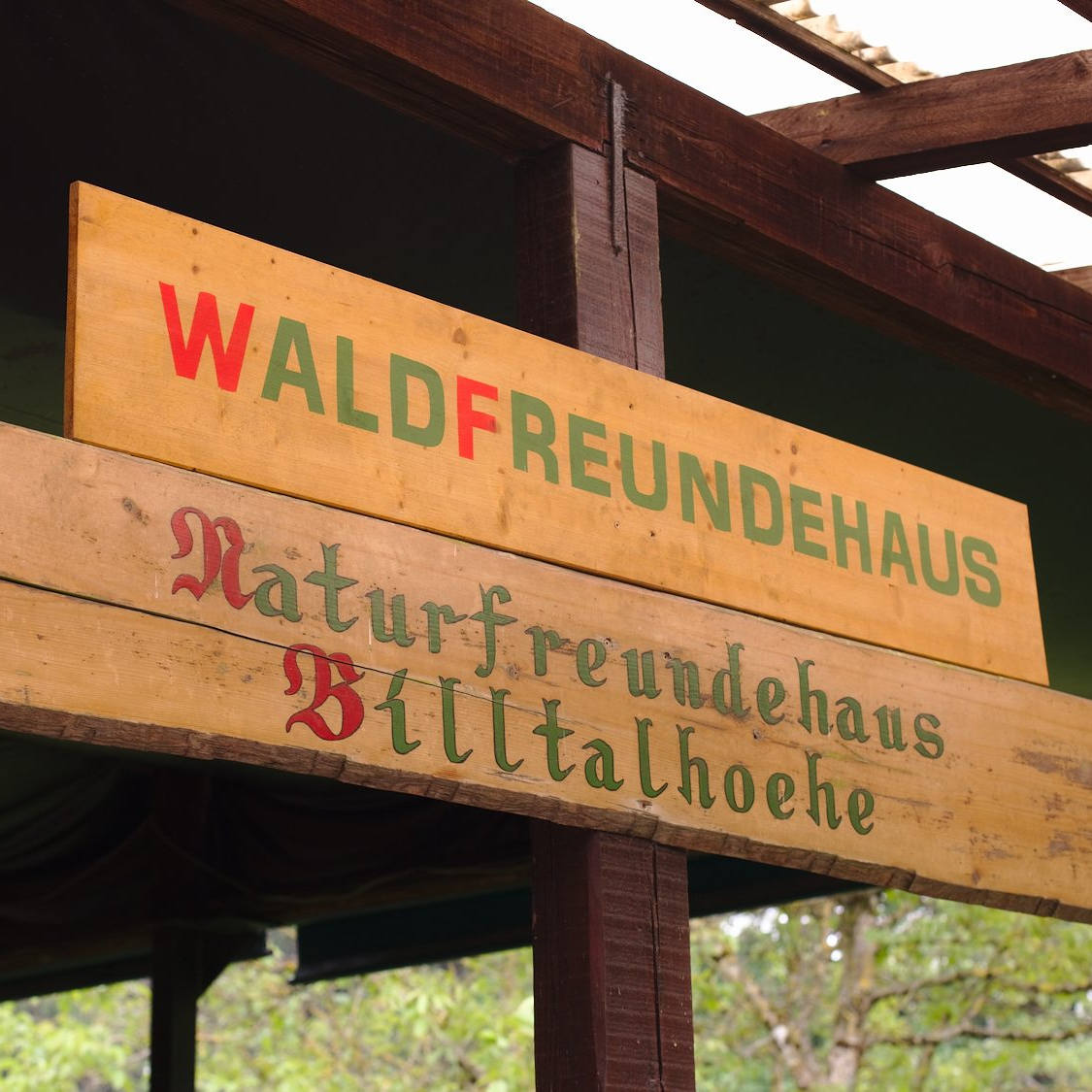 Schilder | Naturfreundehaus Billtalhöhe | Waldgaststätte | Königstein im Taunus