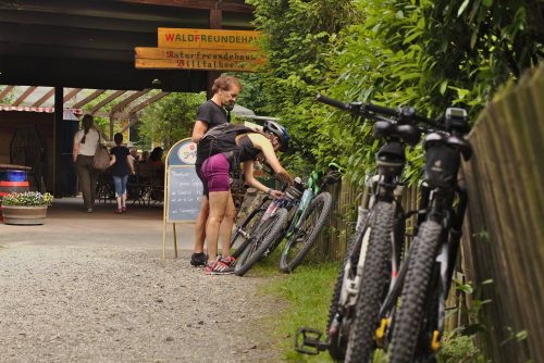 Fahrräder und Radfahrer | Naturfreundehaus Billtalhöhe | Waldgaststätte | Königstein im Taunus